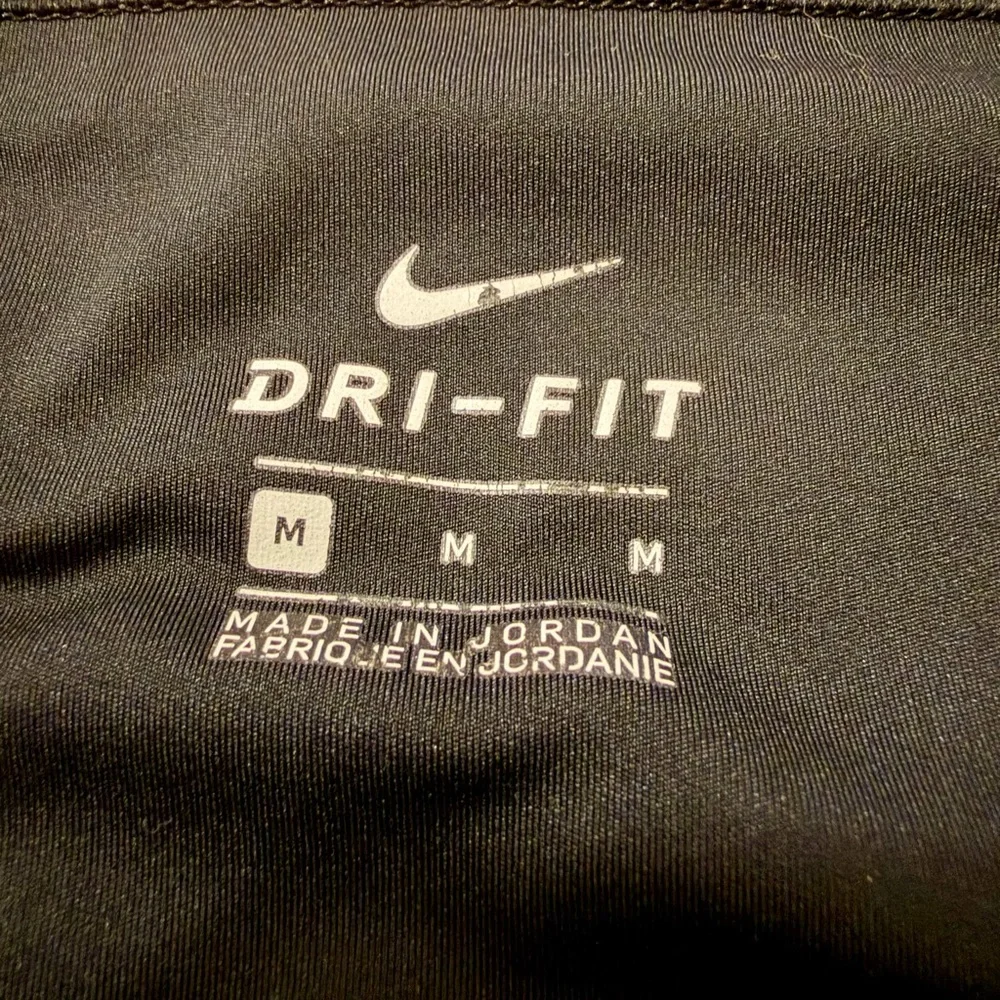 Nike Black and Pink Feather Pattern Leggings - Picture 4 of 12